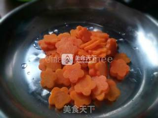 黄瓜胡萝卜炒肉片的做法步骤：3