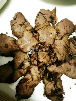 啤酒你只是用来喝吗？原来牛肉加啤酒才是“绝配”的做法步骤：4