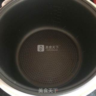 水煮蛋的简单做法（电饭煲）的做法步骤：1