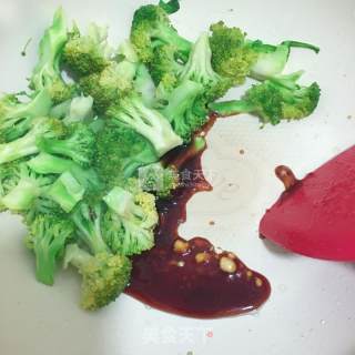 西兰花炒牛肉(家常)的做法步骤：5