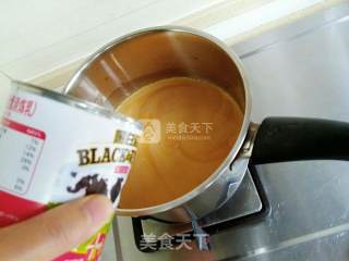 正宗港式奶茶的做法步骤：4