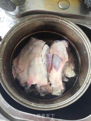 卤牛肉的做法步骤：1