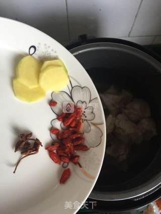 冬瓜排骨汤的做法步骤：4