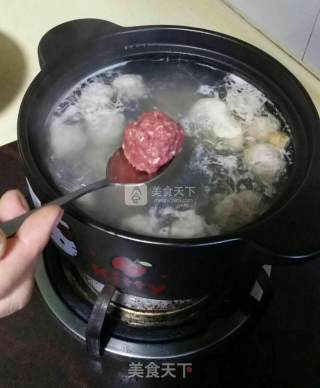 鸭肉丸子汤的做法步骤：1