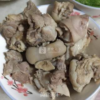 红烧猪脚的做法步骤：1