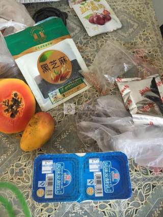 炒酸奶的做法步骤：1