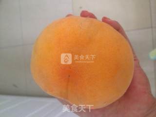 黄桃罐头的做法步骤：1