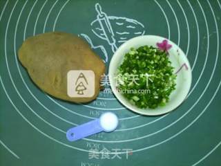 东北土豆饼的做法步骤：1