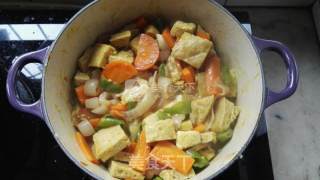 咖喱烤麸烧鸡肉的做法步骤：6