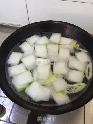 冬瓜丸子汤的做法步骤：3