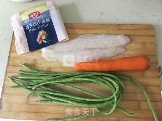 鱼柳炒饭的做法步骤：1