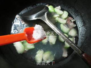 咸肉丝瓜煮粉丝的做法步骤：6