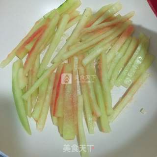 消暑解火神器——小炒西瓜皮的做法步骤：5