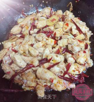 香菇辣椒鸡的做法步骤：5