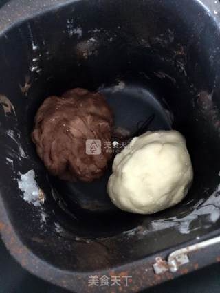 双色小馒头的做法步骤：2