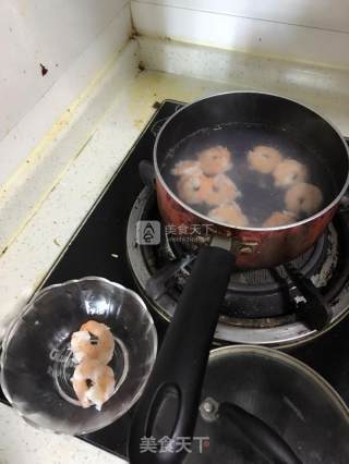 土豆泥包虾肉的做法步骤：2