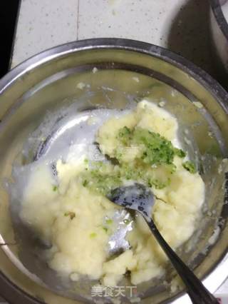 土豆泥包虾肉的做法步骤：4