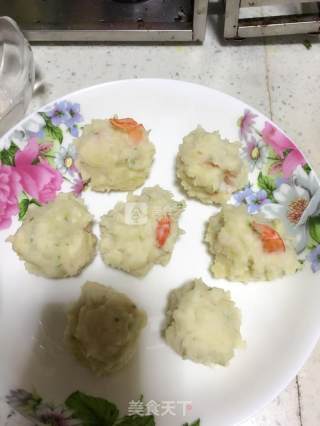 土豆泥包虾肉的做法步骤：5