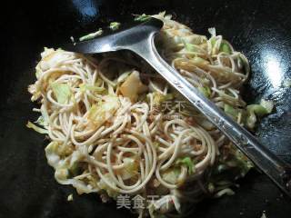 肉末圆白菜炒面的做法步骤：6