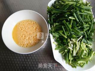 小葱炒鸡蛋的做法步骤：1