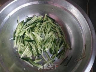 凉拌豆腐丝的做法步骤：1