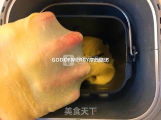 用速度与激情快速做出简单美味的火腿肠面包的做法步骤：7