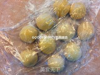 用速度与激情快速做出简单美味的火腿肠面包的做法步骤：9