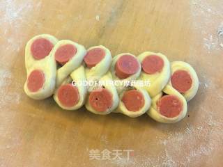 用速度与激情快速做出简单美味的火腿肠面包的做法步骤：15