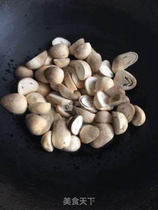 蚝油草菇的做法步骤：5