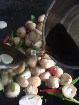蚝油草菇的做法步骤：7