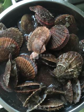 蒜蓉烤扇贝的做法步骤：1