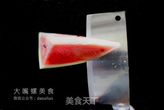 酸笋炒西瓜皮的做法步骤：3