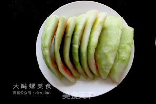 酸笋炒西瓜皮的做法步骤：5