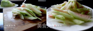 酸笋炒西瓜皮的做法步骤：6