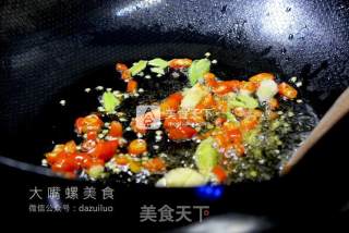 酸笋炒西瓜皮的做法步骤：10
