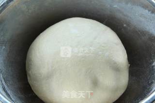 外皮松软，内馅香甜---紫薯小餐包的做法步骤：4