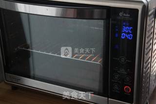 外皮松软，内馅香甜---紫薯小餐包的做法步骤：8
