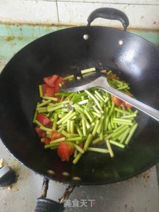 蒜苔鸡蛋捞面的做法步骤：6