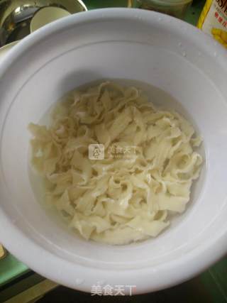 蒜苔鸡蛋捞面的做法步骤：8
