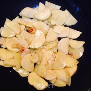 豆豉干锅土豆片的做法步骤：4