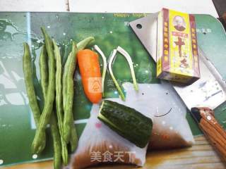 美味炒饭的做法步骤：1