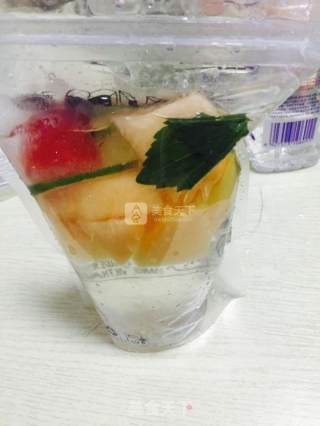 自制排毒苏打水的做法步骤：5