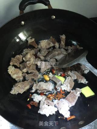 土豆牛腩中途零时➕番茄????的做法步骤：3
