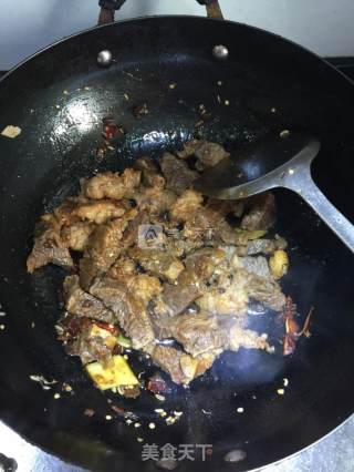 土豆牛腩中途零时➕番茄????的做法步骤：4