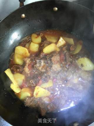 土豆牛腩中途零时➕番茄????的做法步骤：7