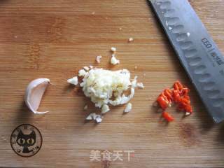 冰花梅酱烧鸡翅的做法步骤：2