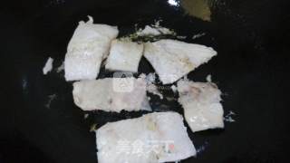 金针菇鱼汤粉的做法步骤：6