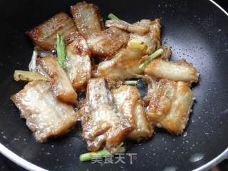 红烧带鱼的做法步骤：6