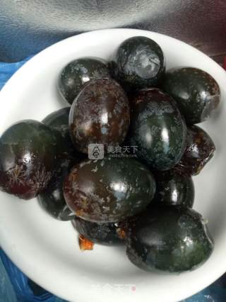 凉拌皮蛋的做法步骤：2