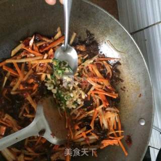 鱼香肉丝的做法步骤：7